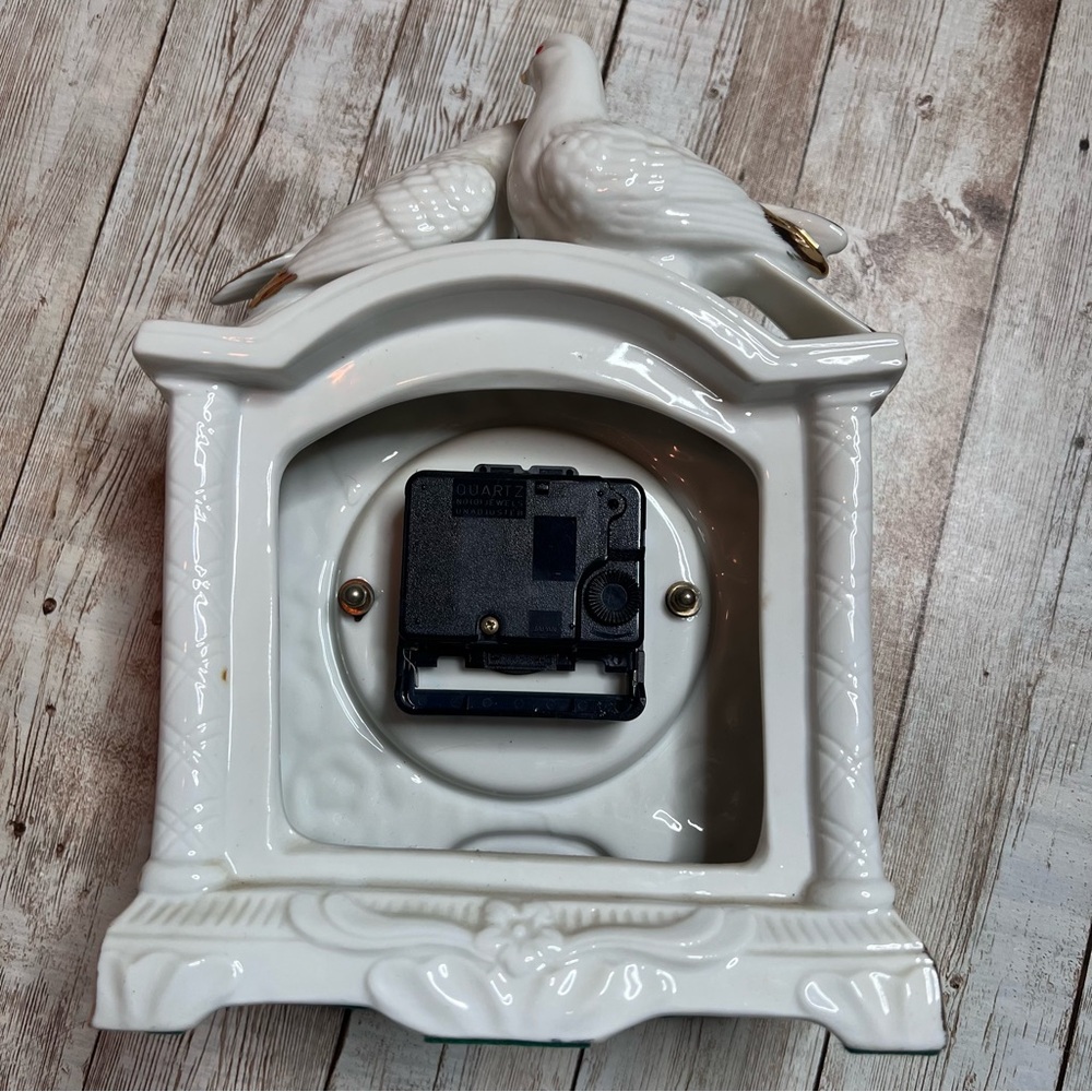 💚Royal Landex quartz dove mantel clock - Picture 10 of 12